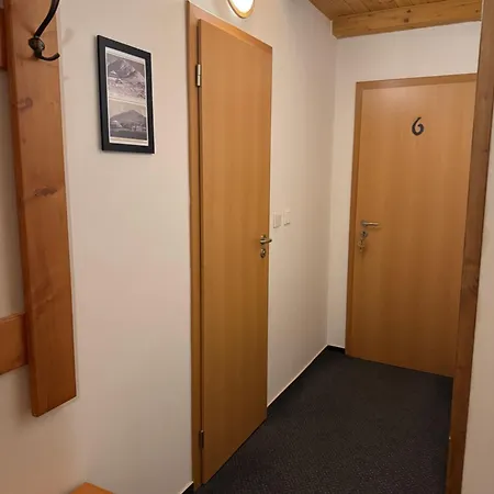 Bouda Pod Snezkou Gasthof 3*